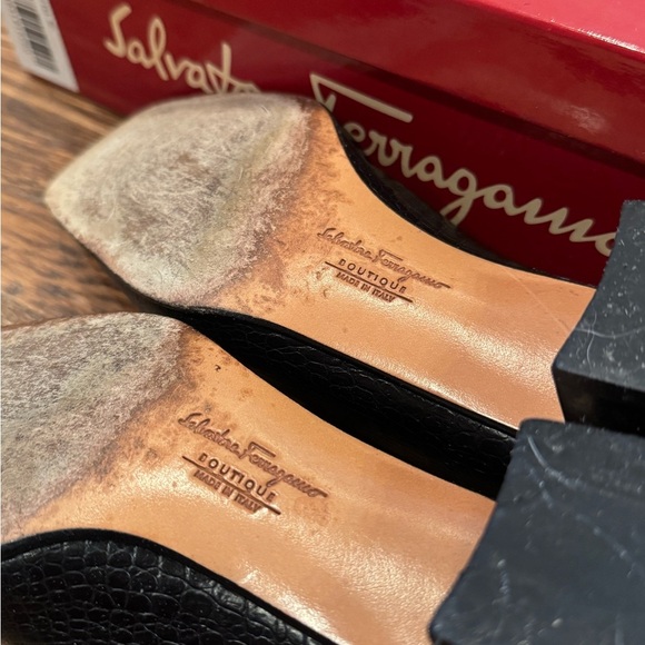 Salvatore Ferragamo Carla Vintage Embossed Black Crocodile Loafer Logo Size 6 - Picture 2 of 10